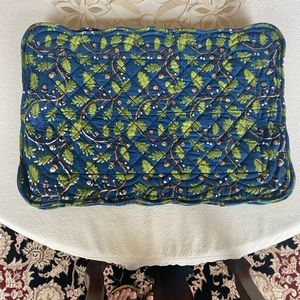 NWOT Set of 6 quilted placemats